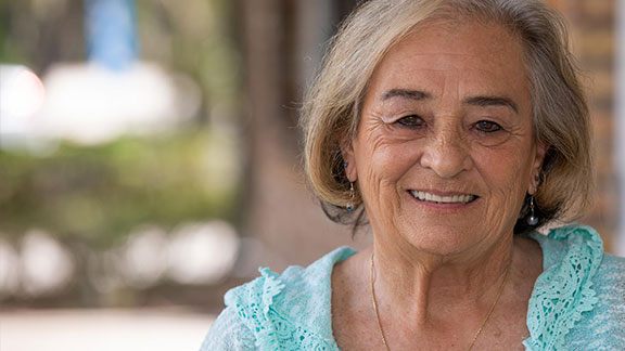 celeste talking about her experience with implant supported dentures